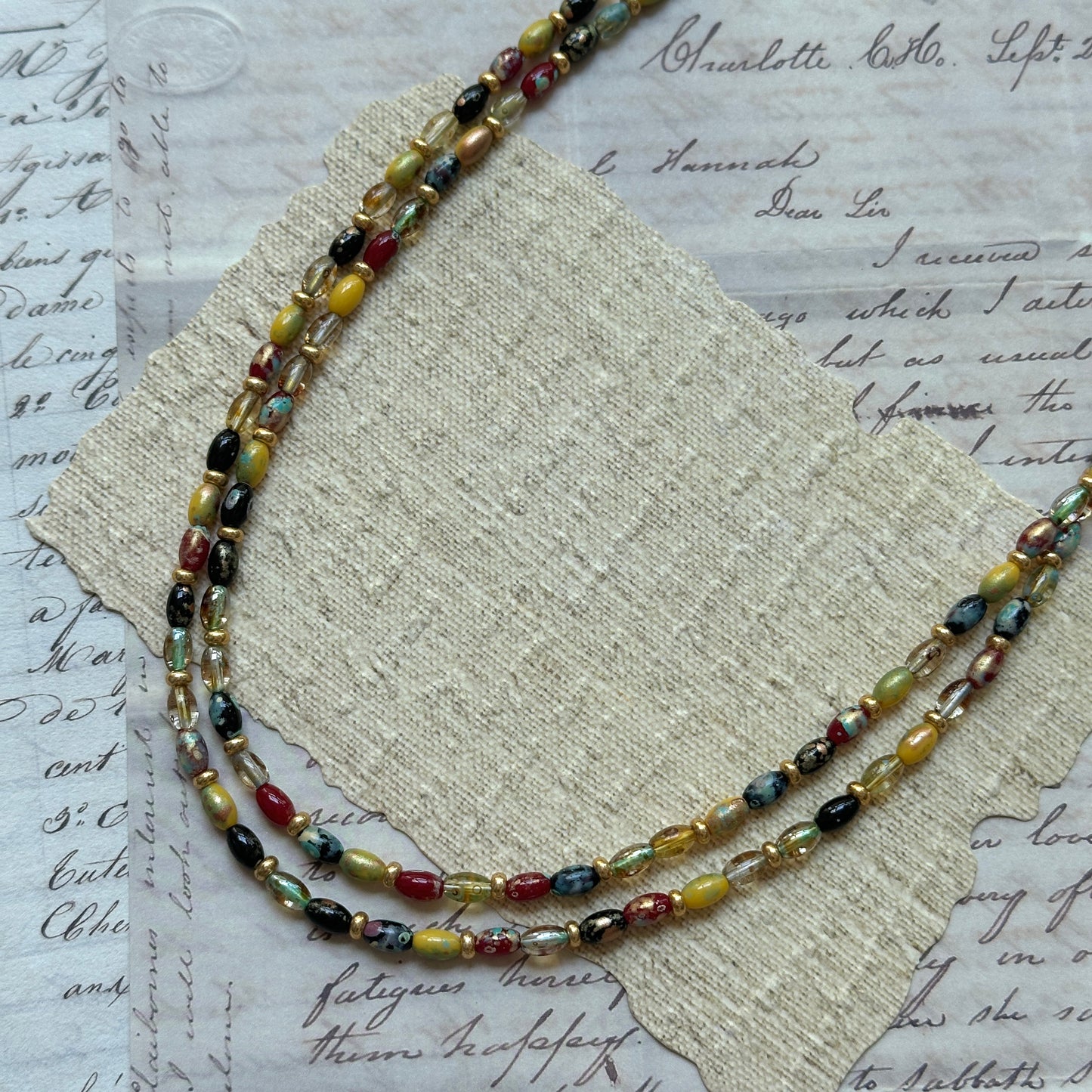 Collar tribal brillante