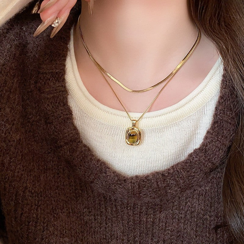 Aurora Gold Collarbone Necklace