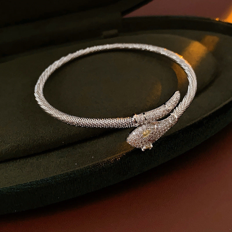 Crystal Bloom Vintage Bracelet Series – Elegant Retro Style