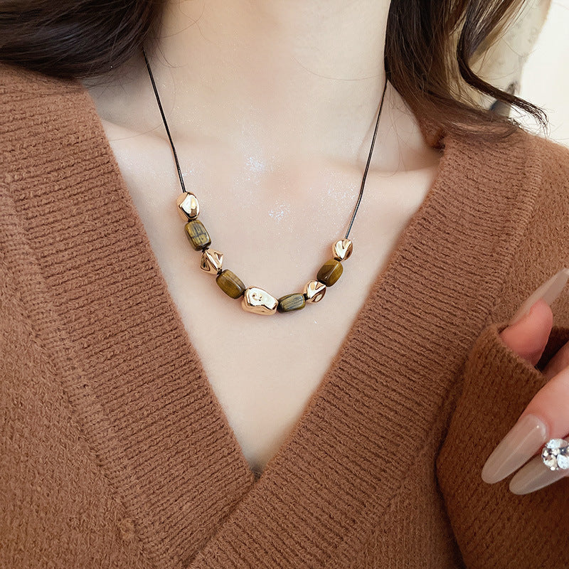 Aurora Gold Collarbone Necklace