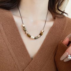Aurora Gold Collarbone Necklace