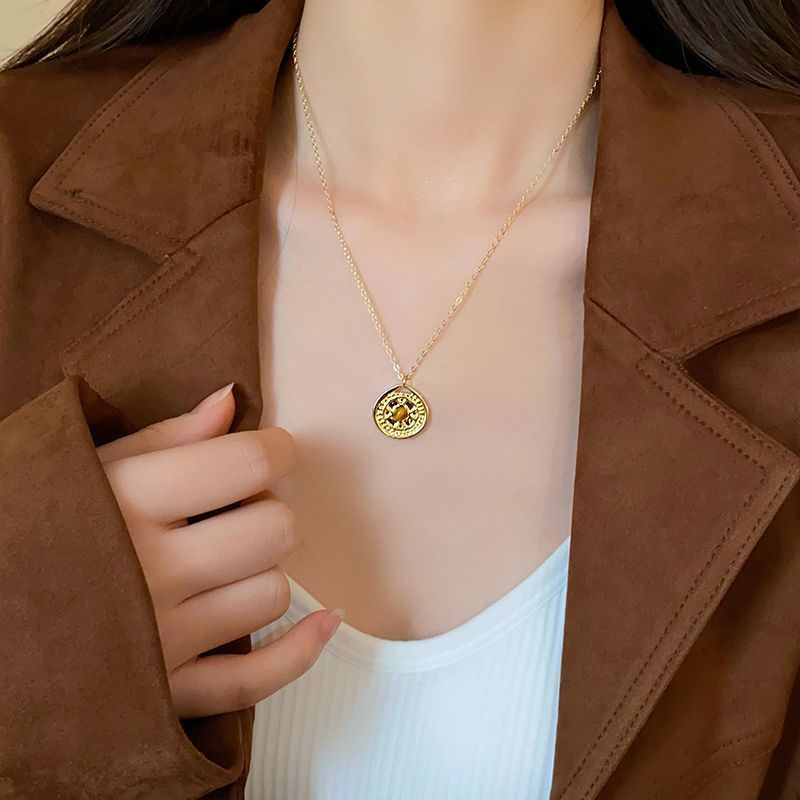Aurora Gold Collarbone Necklace