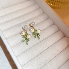 Vintage Pearl Stud Earrings Series with silver pins and baroque pearl courtly chic designs – light luxury retro jewelry
