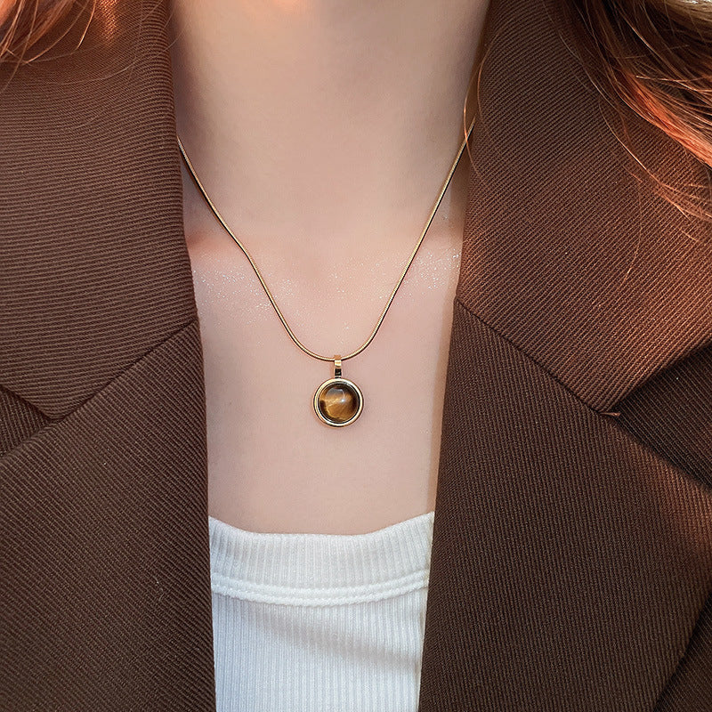 Aurora Gold Collarbone Necklace