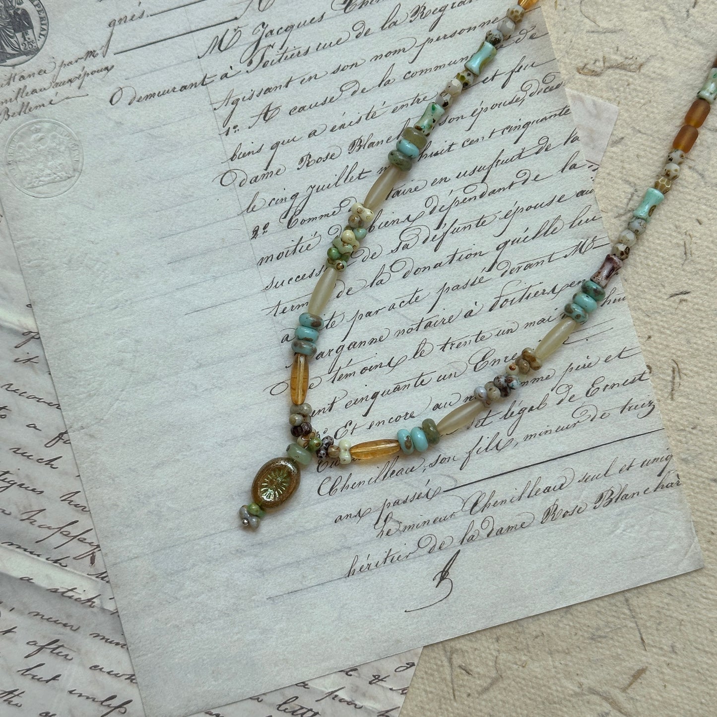 Collar amuleto verde 