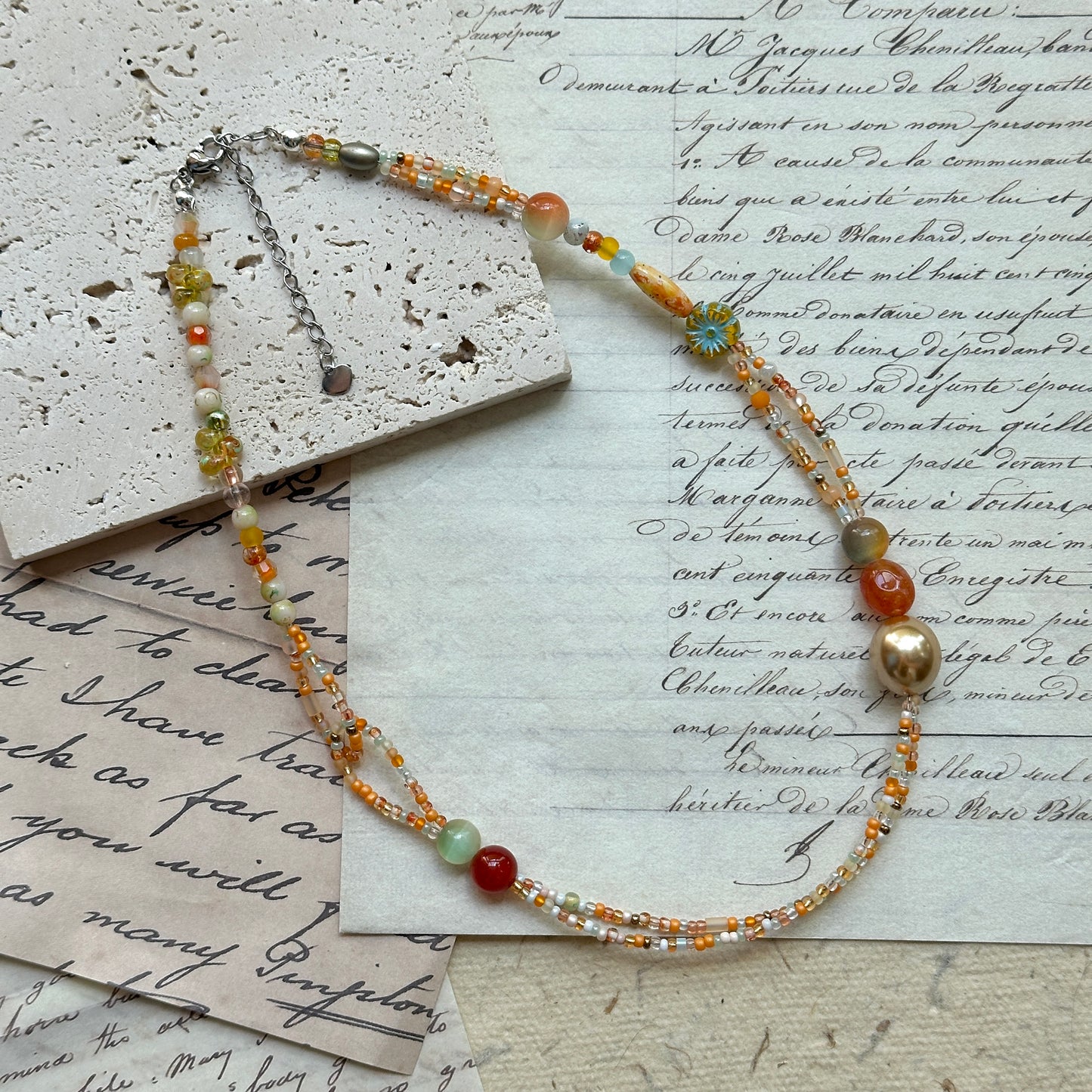 Collar de brasas doradas 