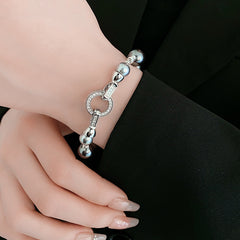Noir Halo Link Pearl Bracelet with grey pearls and pavé halo clasp – Glazenya