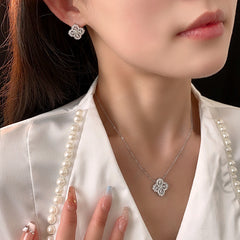 Zircon blossom hollow necklace – elegant silver collarbone chain light luxury women’s jewelry