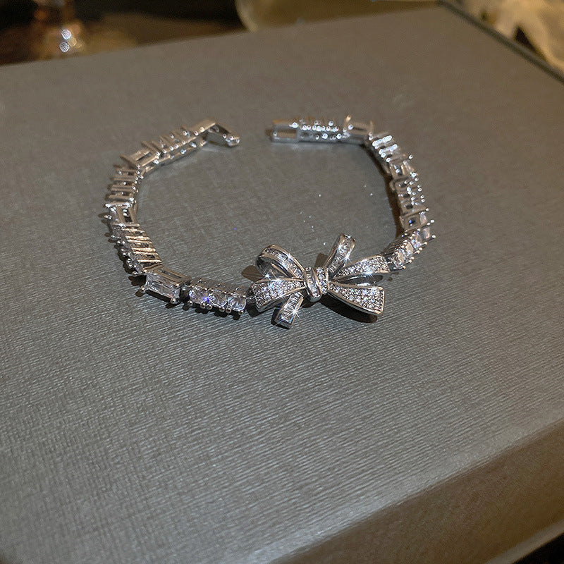 Gold-Plated Emerald Crystal Bracelet Collection – Chic & Light Luxury Designs