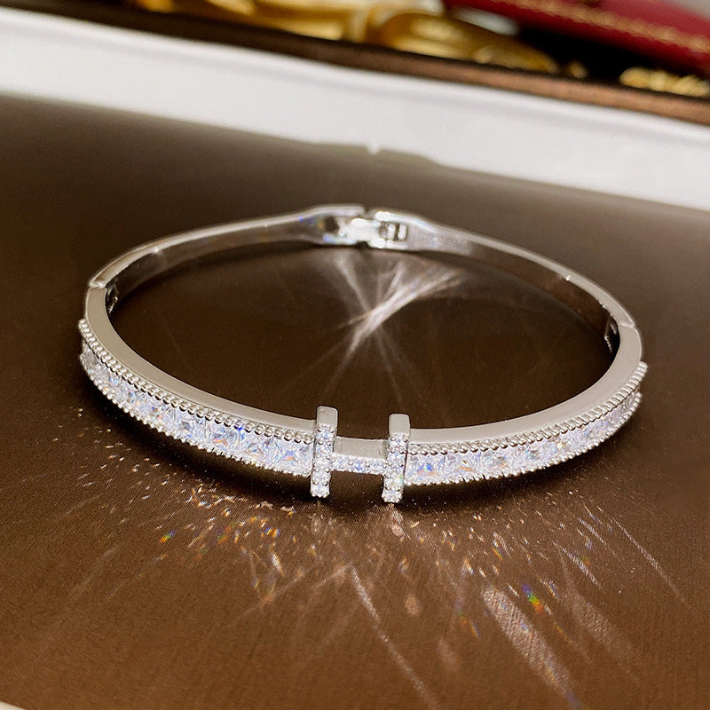 Crystal Bloom Vintage Bracelet Series – Elegant Retro Style