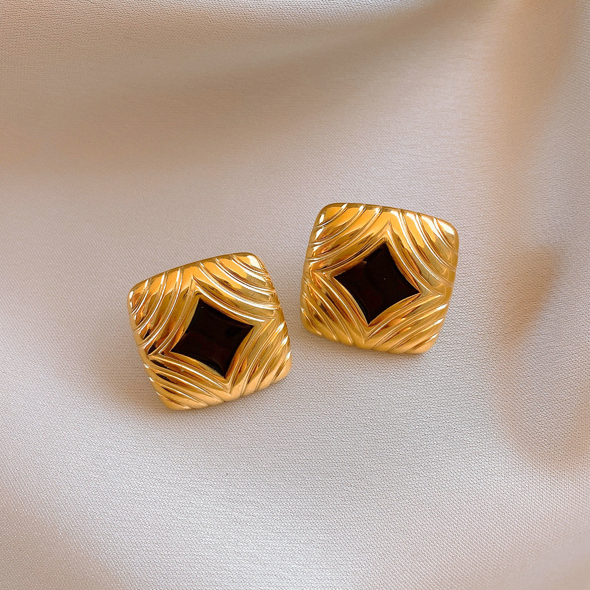 Baroque Luxe Earrings – Exaggerated Vintage Drop & Pearl Styles by Glazenya
