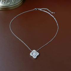 Zircon Blossom Hollow Necklace – Elegant Silver Collarbone Chain