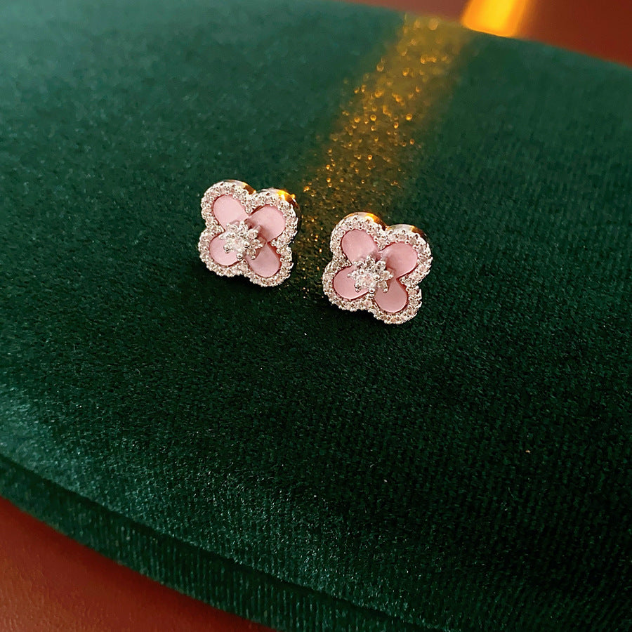 Mother-of-Pearl Clover Jewelry Collection – Stud Earrings & Necklace