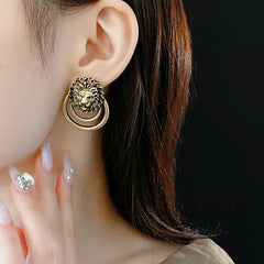 Regal Lion Medallion Set