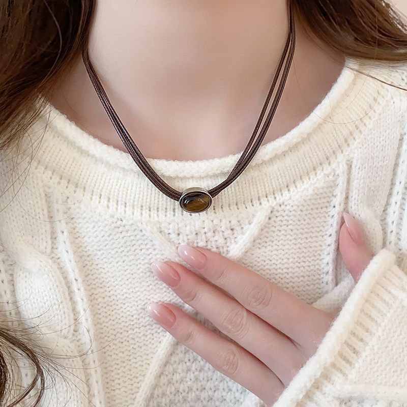 Aurora Gold Collarbone Necklace