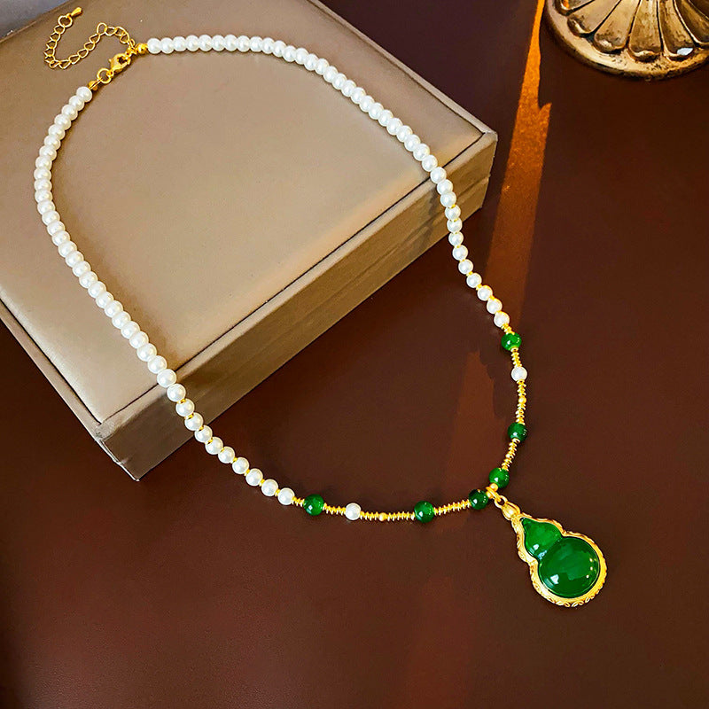 Gothic Revival Vintage Necklace – Exaggerated European Light Luxury