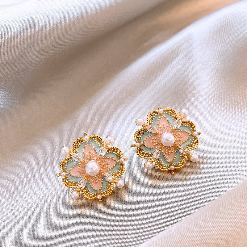 Baroque Luxe Earrings Collection – Exaggerated Vintage Drop & Pearl Styles