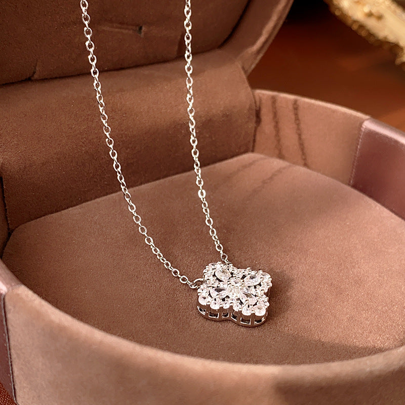 Zircon blossom hollow necklace – elegant silver collarbone chain light luxury women’s jewelry