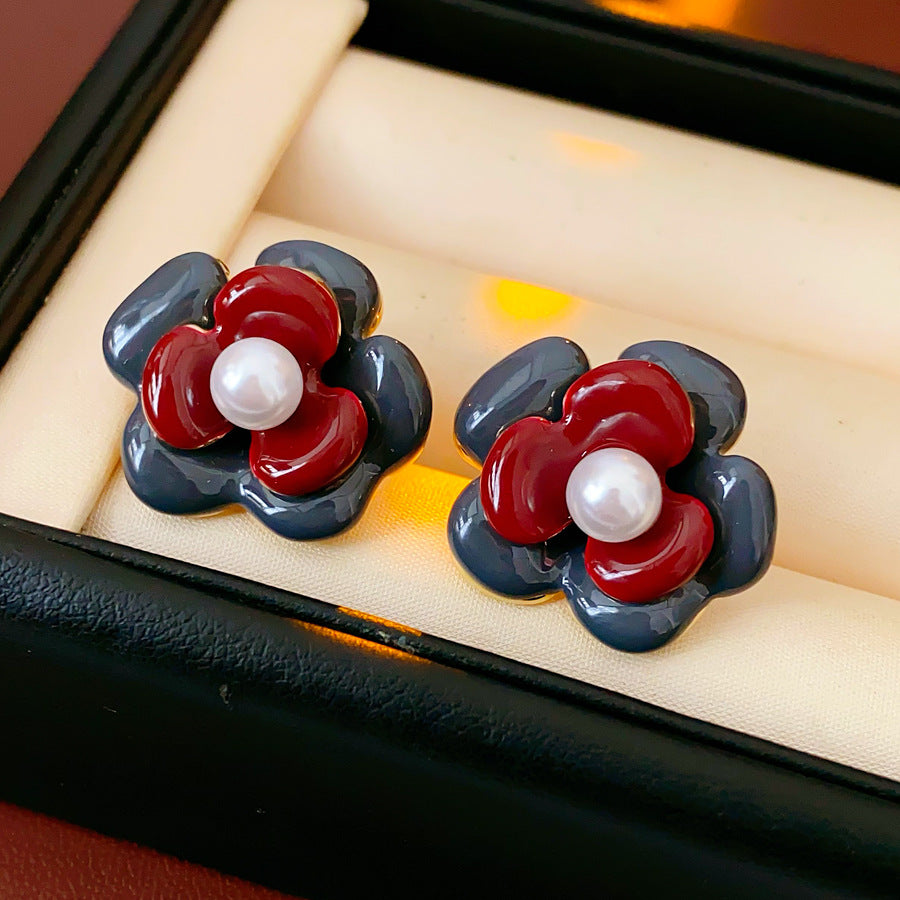 Floral enamel stud earrings with pearl center, white and red petals, 2 cm, silver-tone posts