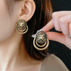 Regal Lion Medallion Set