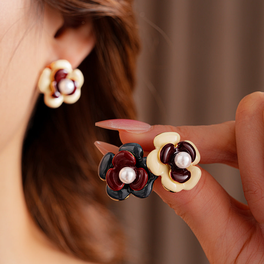 Floral enamel stud earrings with pearl center, white and red petals, 2 cm, silver-tone posts
