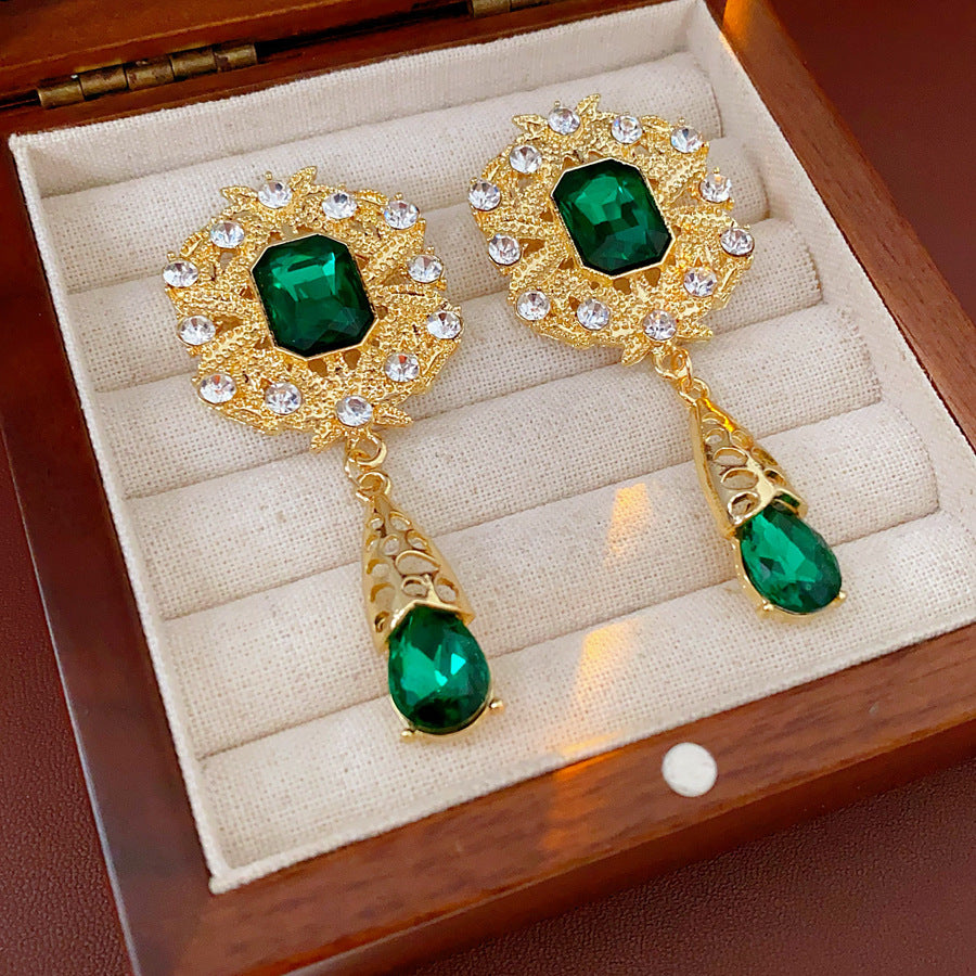 Baroque Luxe Earrings – Exaggerated Vintage Drop & Pearl Styles by Glazenya
