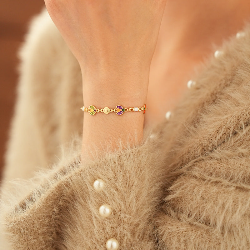 Product size chart for Vintage Enamel Floral Bracelet in golden alloy with enamel flowers