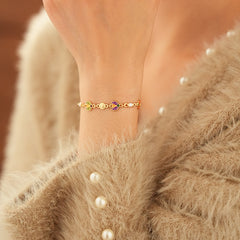 Product size chart for Vintage Enamel Floral Bracelet in golden alloy with enamel flowers