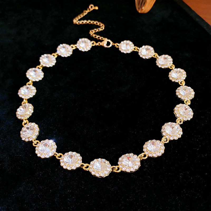 Gothic Revival Vintage Necklace – Exaggerated European Light Luxury