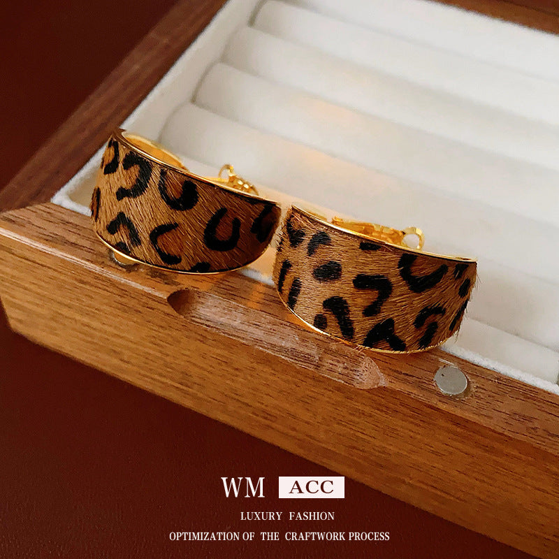 Bold Leopard Print Hoop Earrings with gold plating and 925 silver needle – high-end autumn winter statement jewelry
