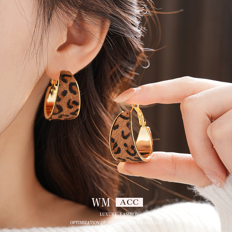 Bold Leopard Print Hoop Earrings with gold plating and 925 silver needle – high-end autumn winter statement jewelry
