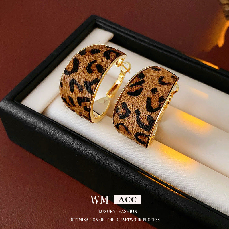 Bold Leopard Print Hoop Earrings with gold plating and 925 silver needle – high-end autumn winter statement jewelry
