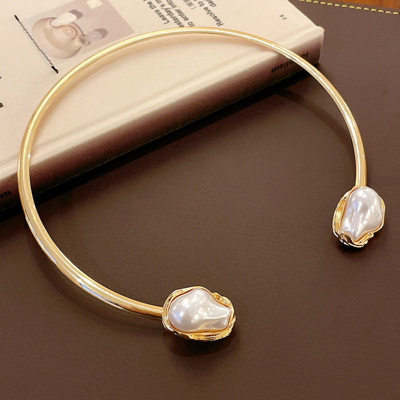 Glazenya Irregular Cross Pearl Choker — close-up of cross motif and pearls