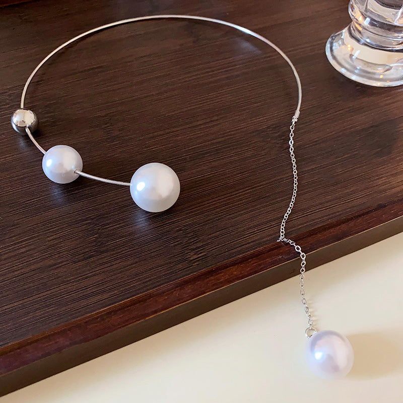 Glazenya Irregular Cross Pearl Choker — close-up of cross motif and pearls