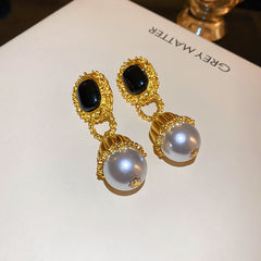 Vintage Pearl Stud Earrings Series – Courtly Chic Light Luxury