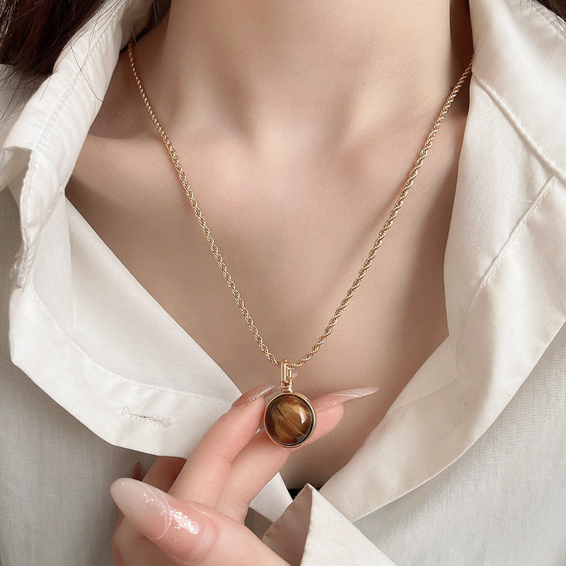 Aurora Gold Collarbone Necklace