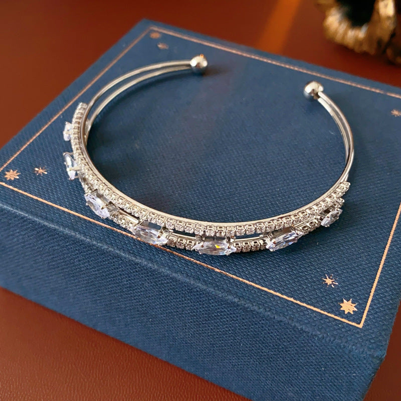 Crystal Bloom Vintage Bracelet Series – Elegant Retro Style