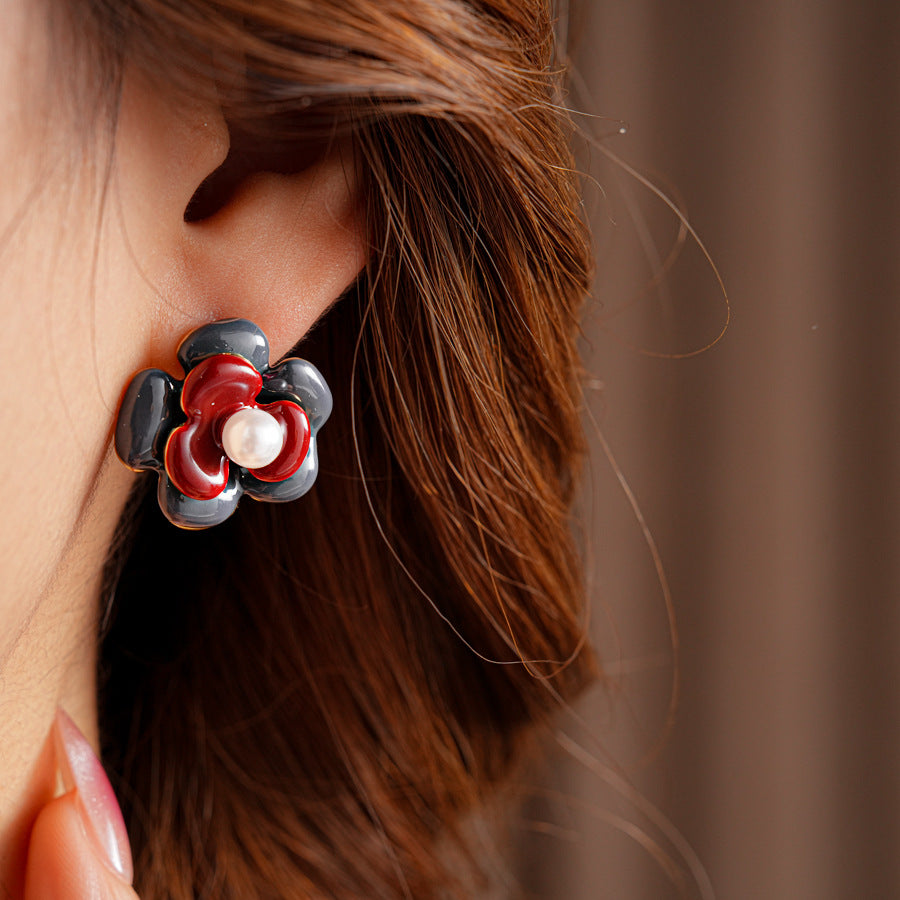 Floral enamel stud earrings with pearl center, white and red petals, 2 cm, silver-tone posts